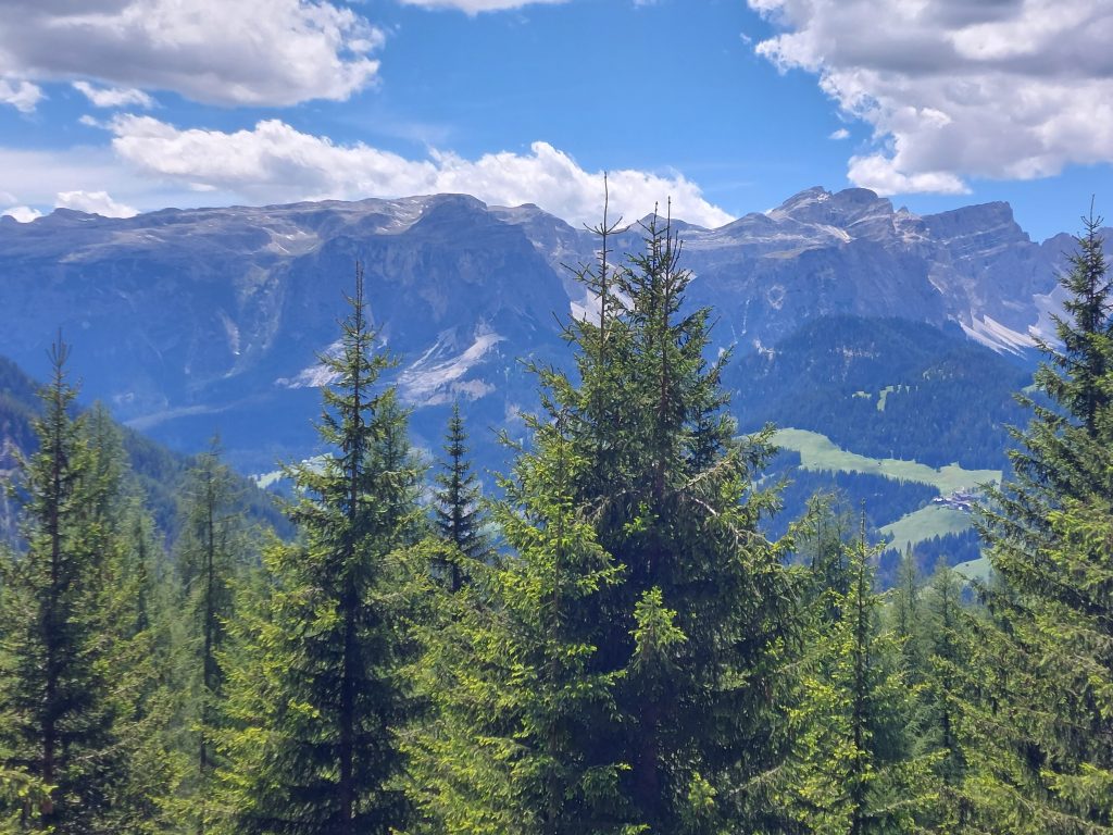 Hiking the Dolomites: from San Vigilio di Marebbe to Rit