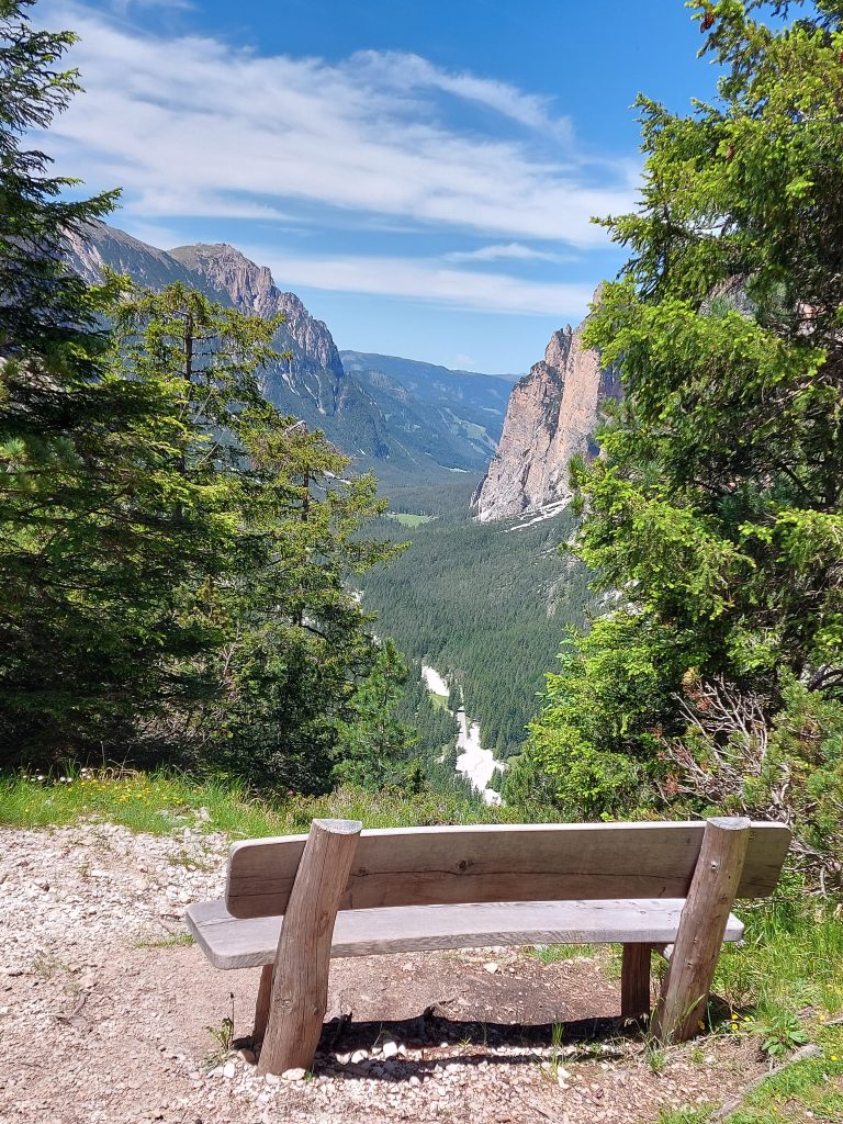Hiking the Dolomites: from Pederü to Fodara Vedla